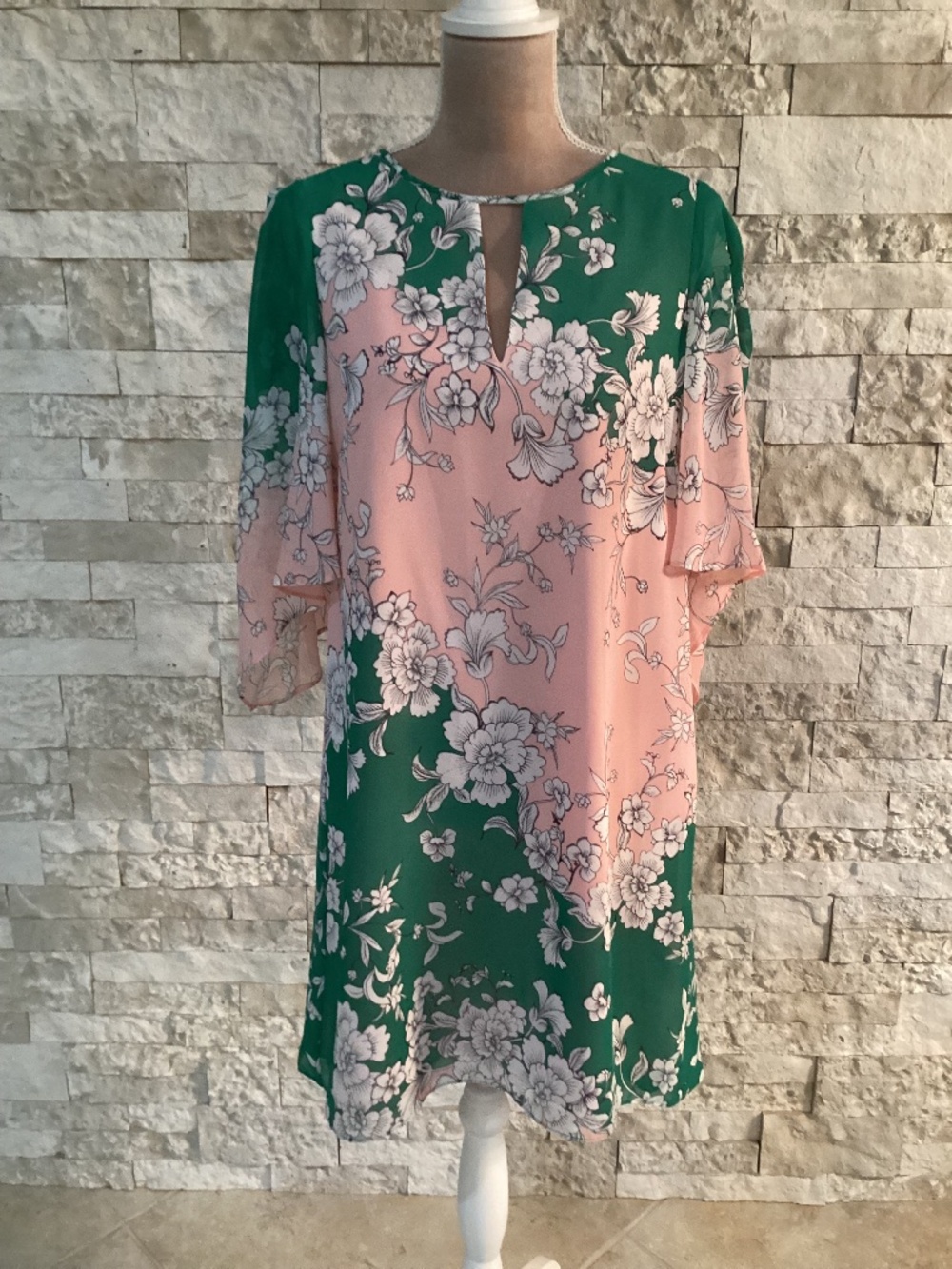 Vince Camuto Chiffon Sleeve Keyhole Shift Mini Dress (NWT)